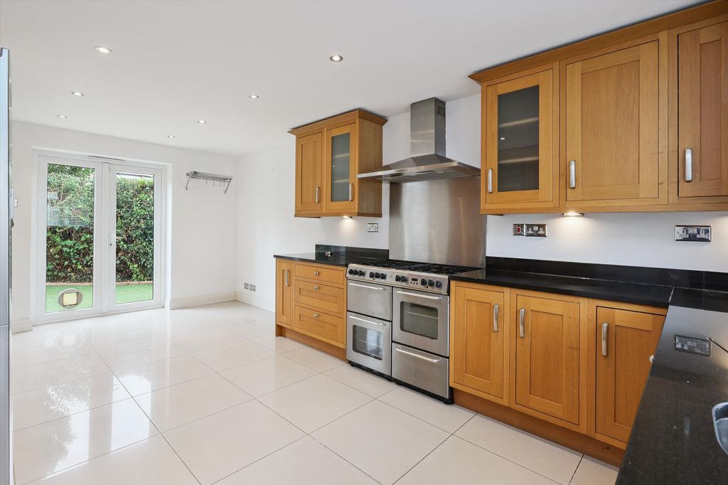 Property photo 3 of 12 Image