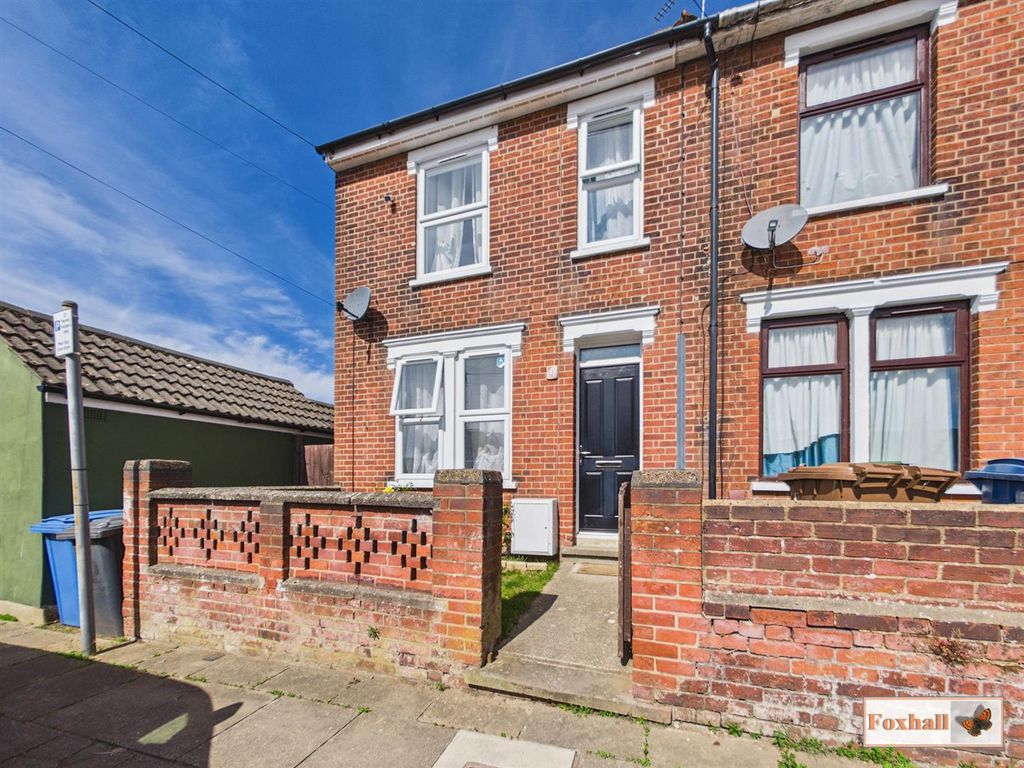 Property photo 1 of 21 Front Garden