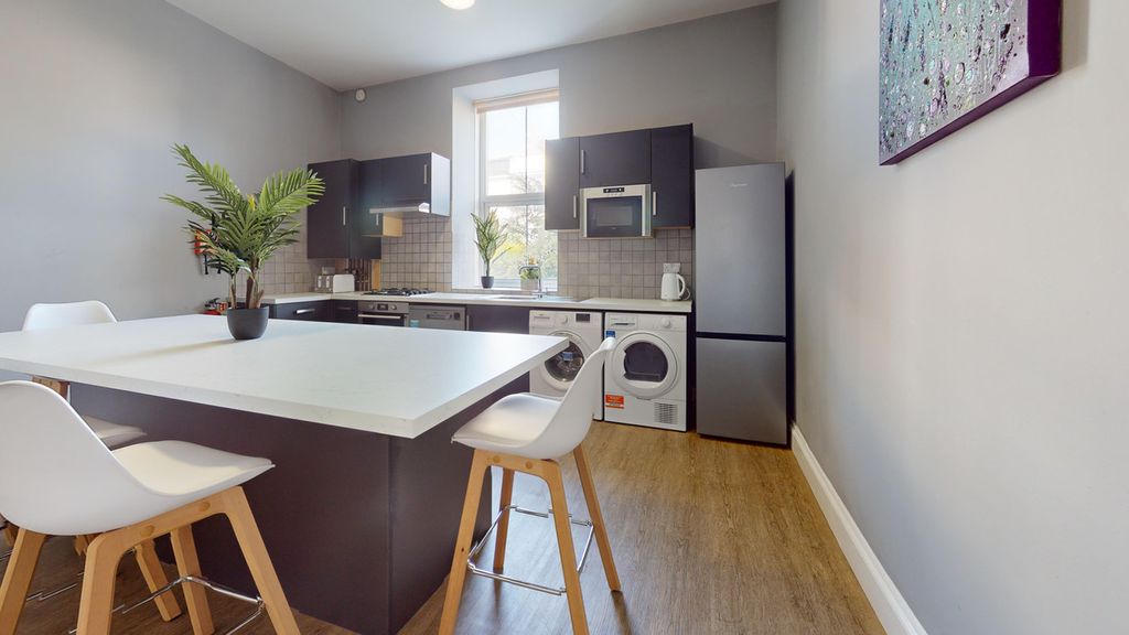 Property photo 1 of 13 Image