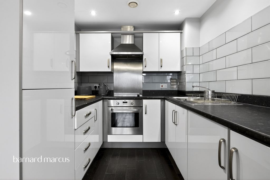 Property photo 3 of 17