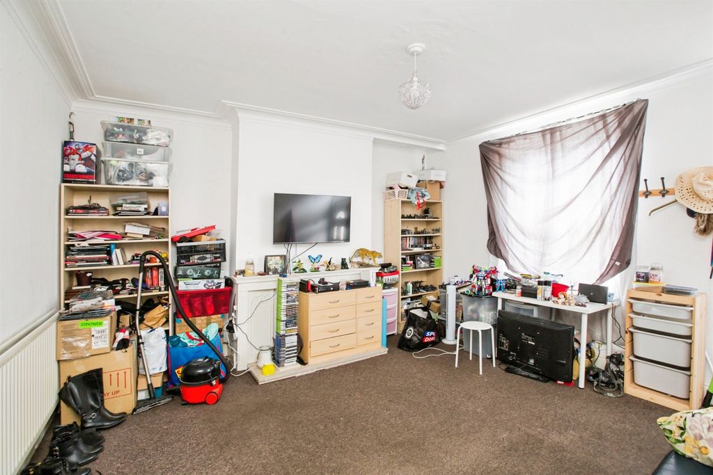 Property photo 3 of 18