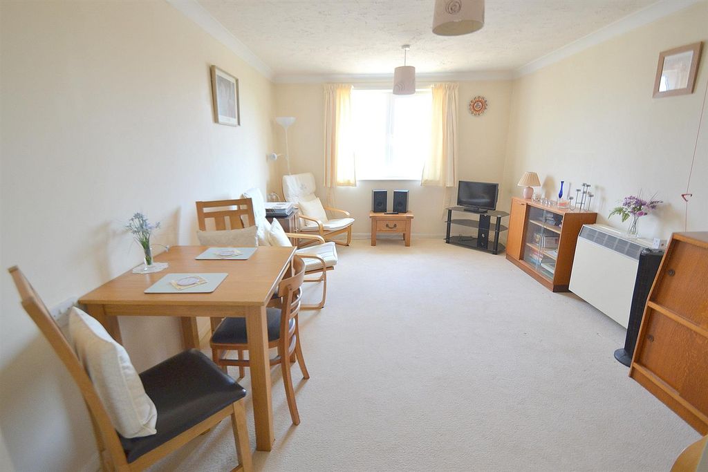 Property photo 2 of 7 27Southsr.Jpg