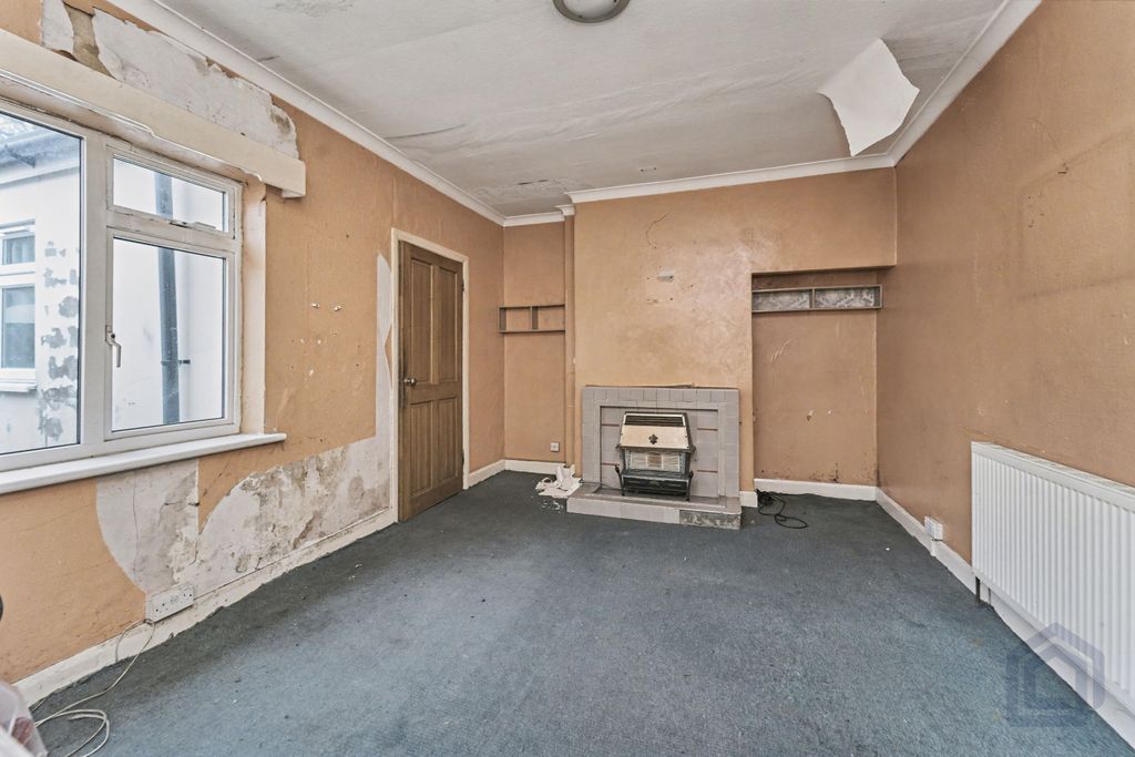 Property photo 3 of 23