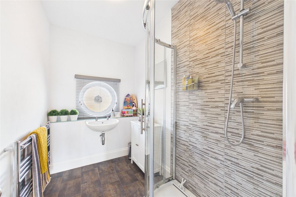 Additional image 12 of 3 bed maisonette for saleLaburnham Road, Maidenhead, Berkshire SL6