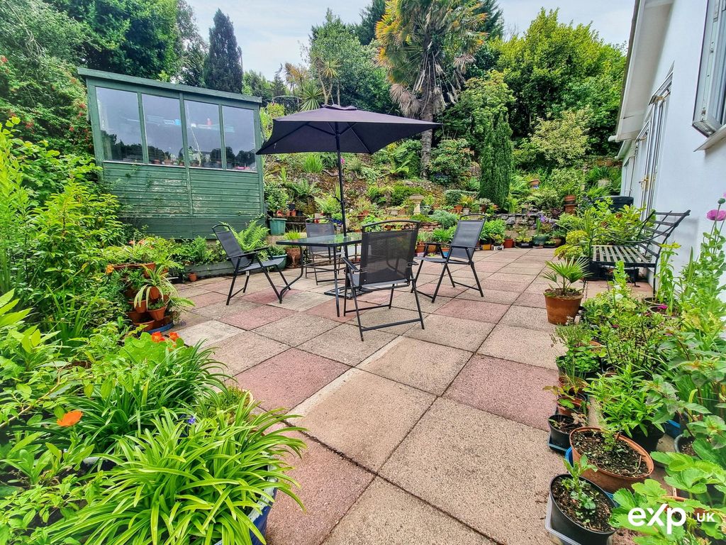 Property photo 2 of 28