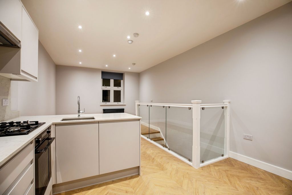 Property photo 3 of 18 Gallery