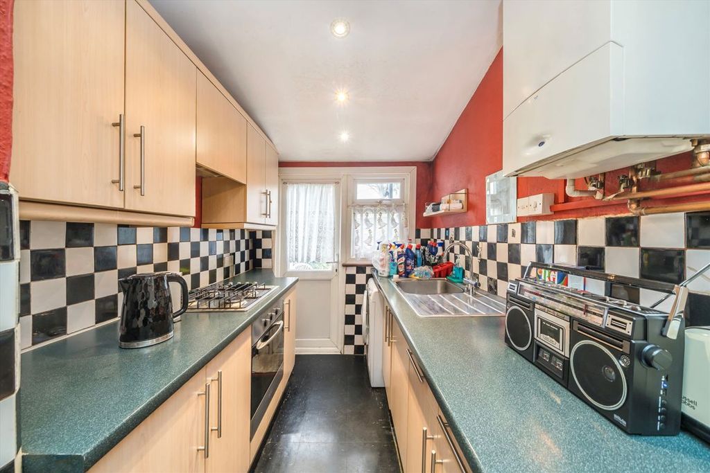 Property photo 3 of 6