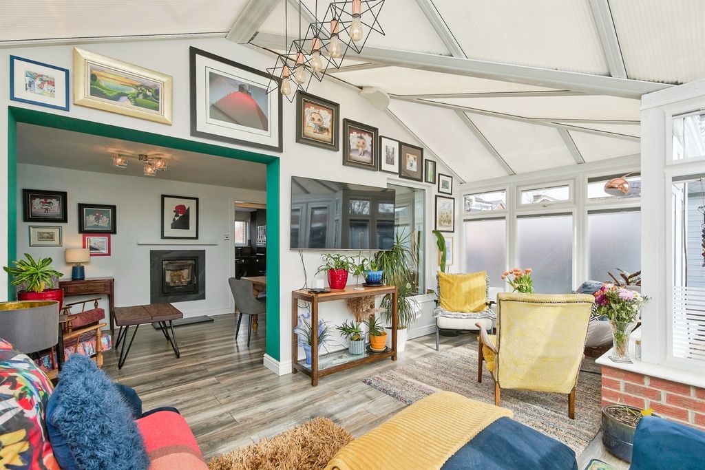 Property photo 2 of 23