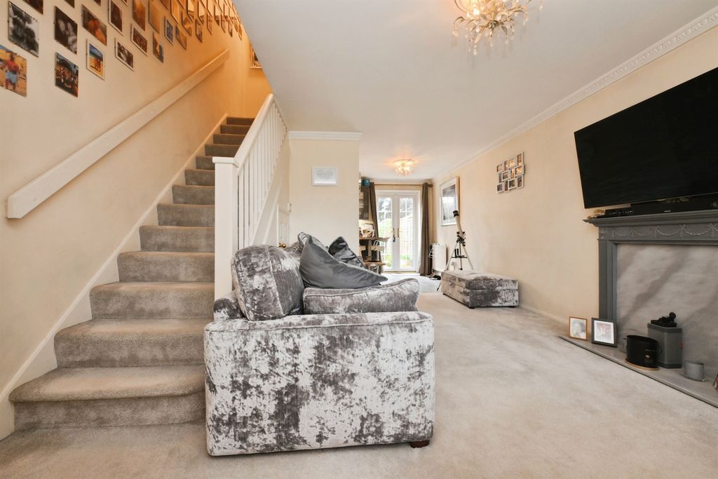 Property photo 2 of 20