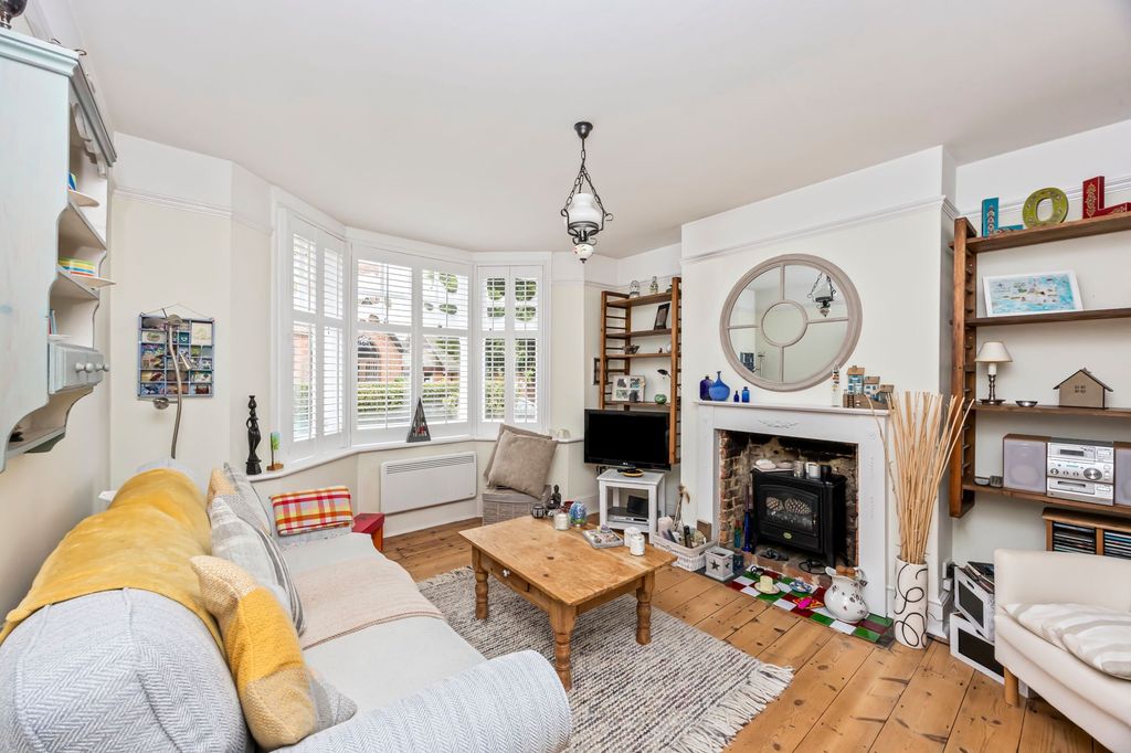 Property photo 2 of 27