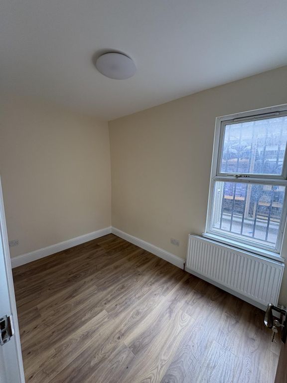 Property photo 3 of 9 Gallery