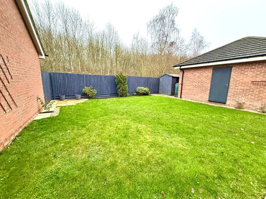 Property photo 2 of 21 Picture No. 20