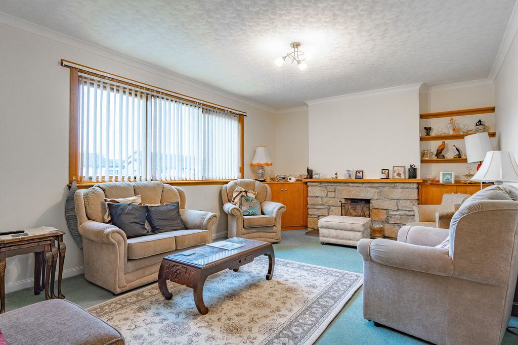 Property photo 2 of 33