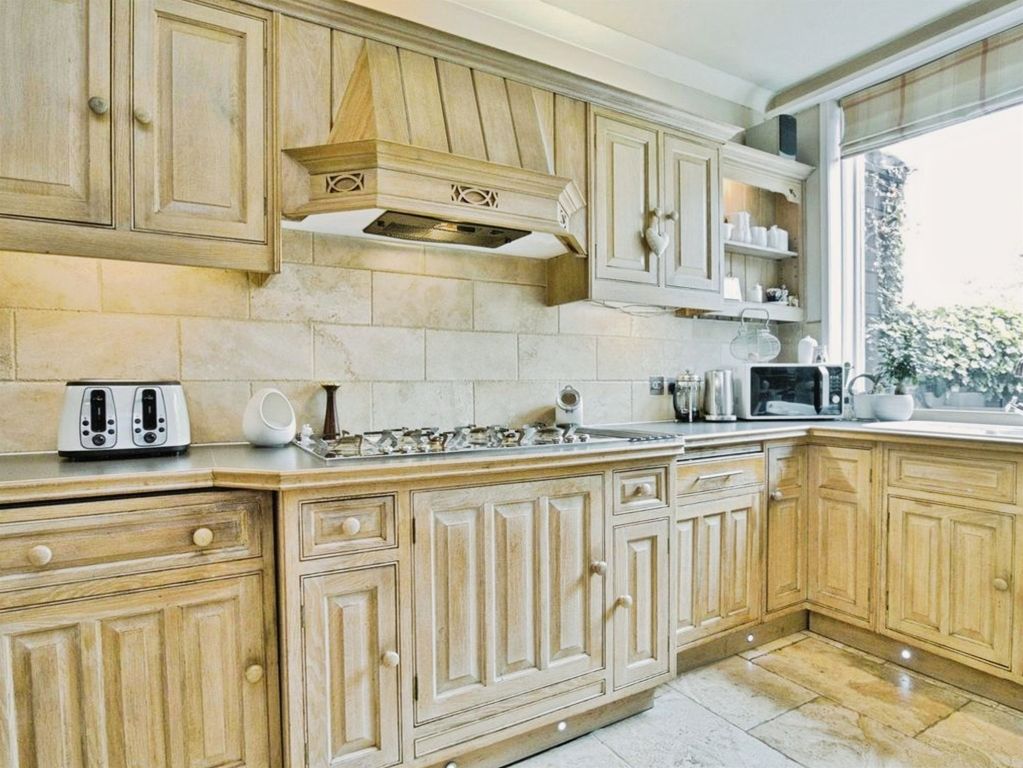 Property photo 3 of 24