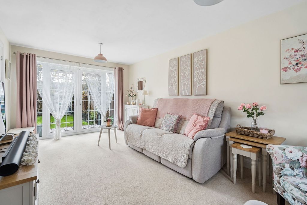 Property photo 3 of 12