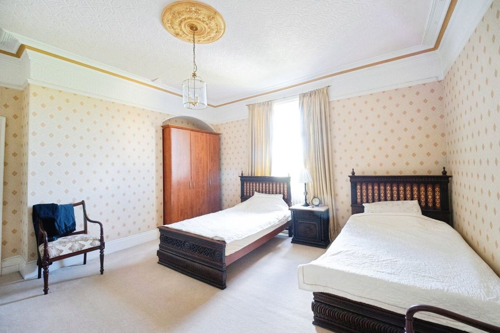 Additional image 23 of 11 bed country house for saleGlenholme Park, Clayton, Bradford BD14