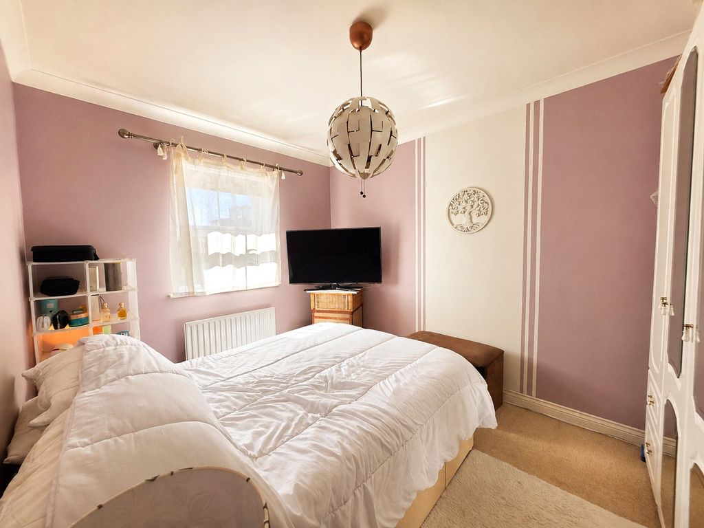 Property photo 2 of 7 Picture No. 12