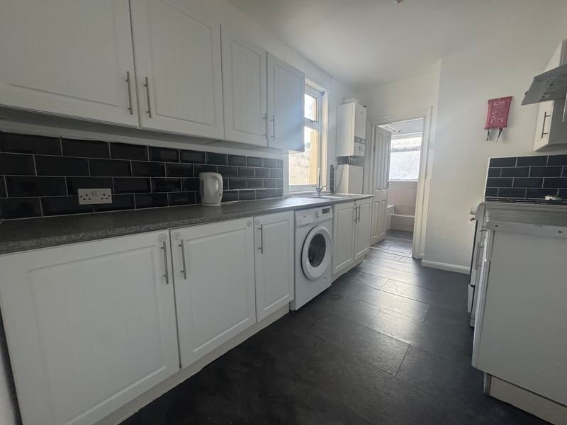 Property photo 3 of 9 Photo 4