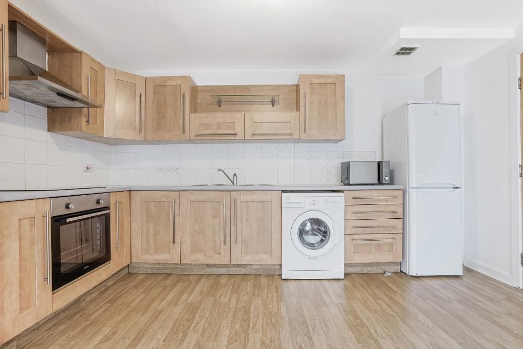 Property photo 3 of 23 Kitchen