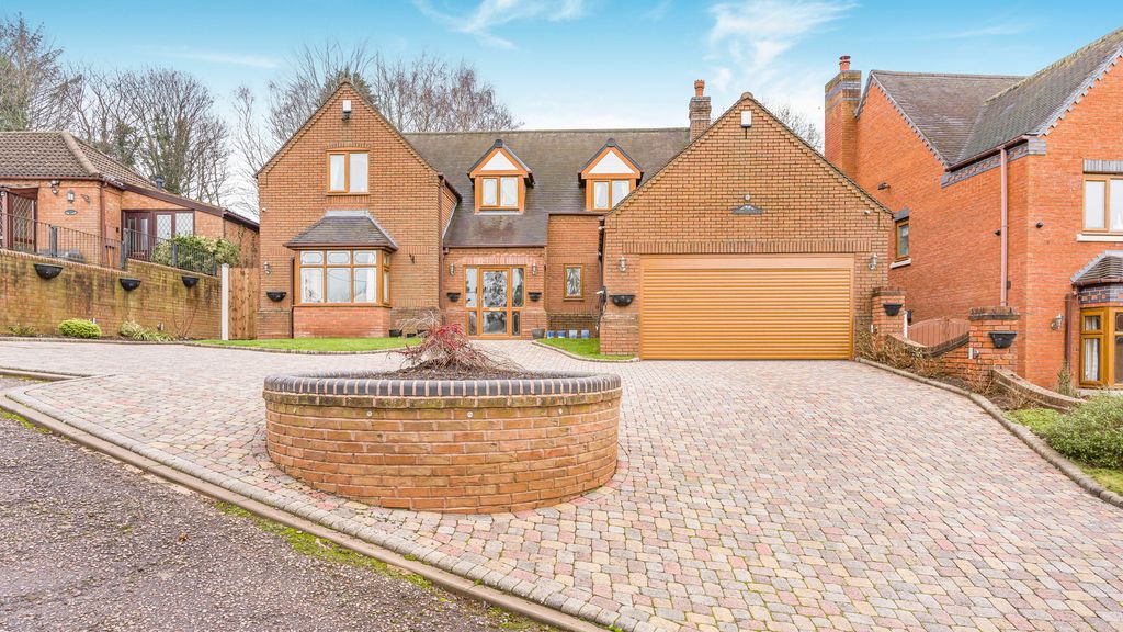 Property photo 1 of 39