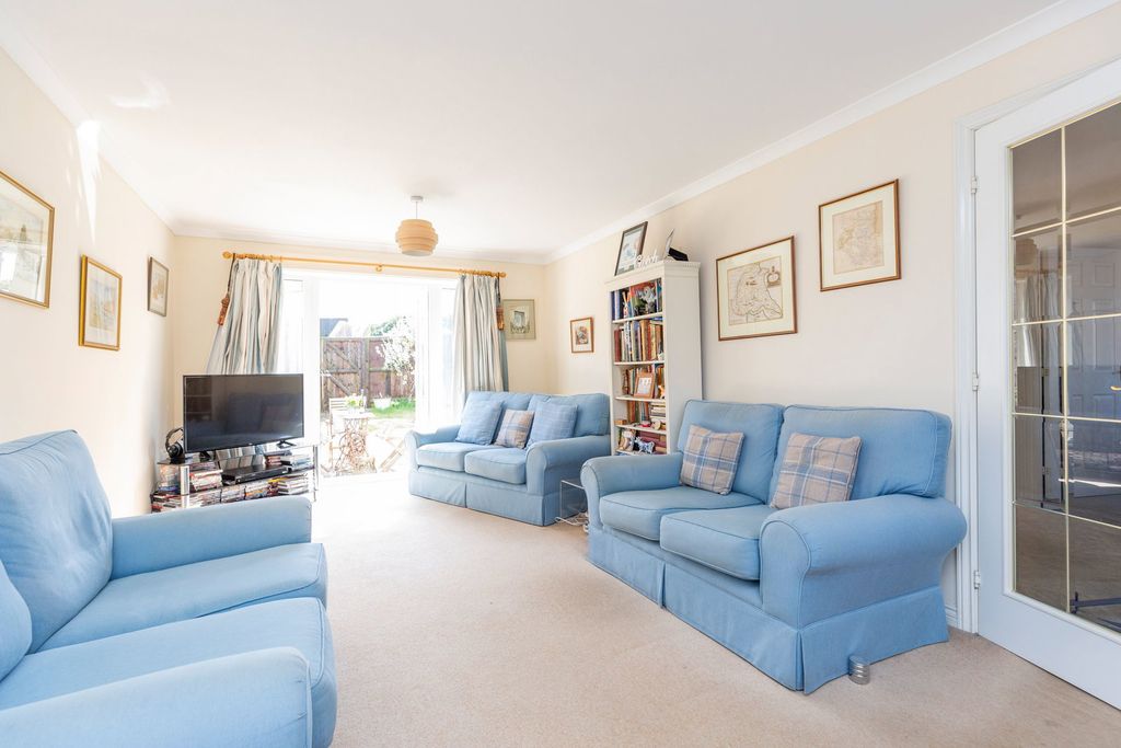 Property photo 3 of 12