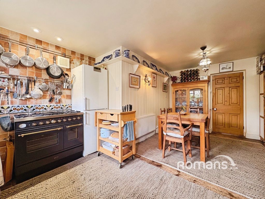 Property photo 3 of 12 Pbox-Img.Jpg