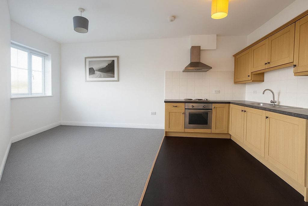 Property photo 2 of 8 Image