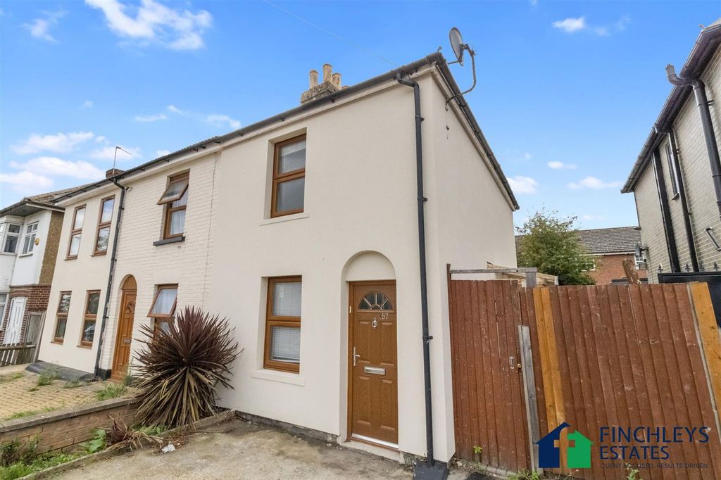 Property photo 2 of 10