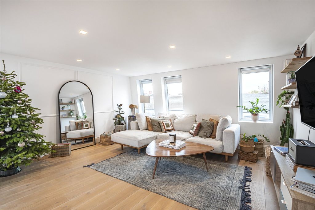 Property photo 3 of 18 Picture No. 32