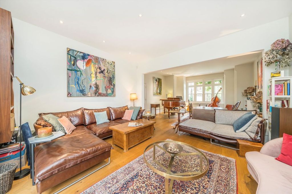 Property photo 2 of 9