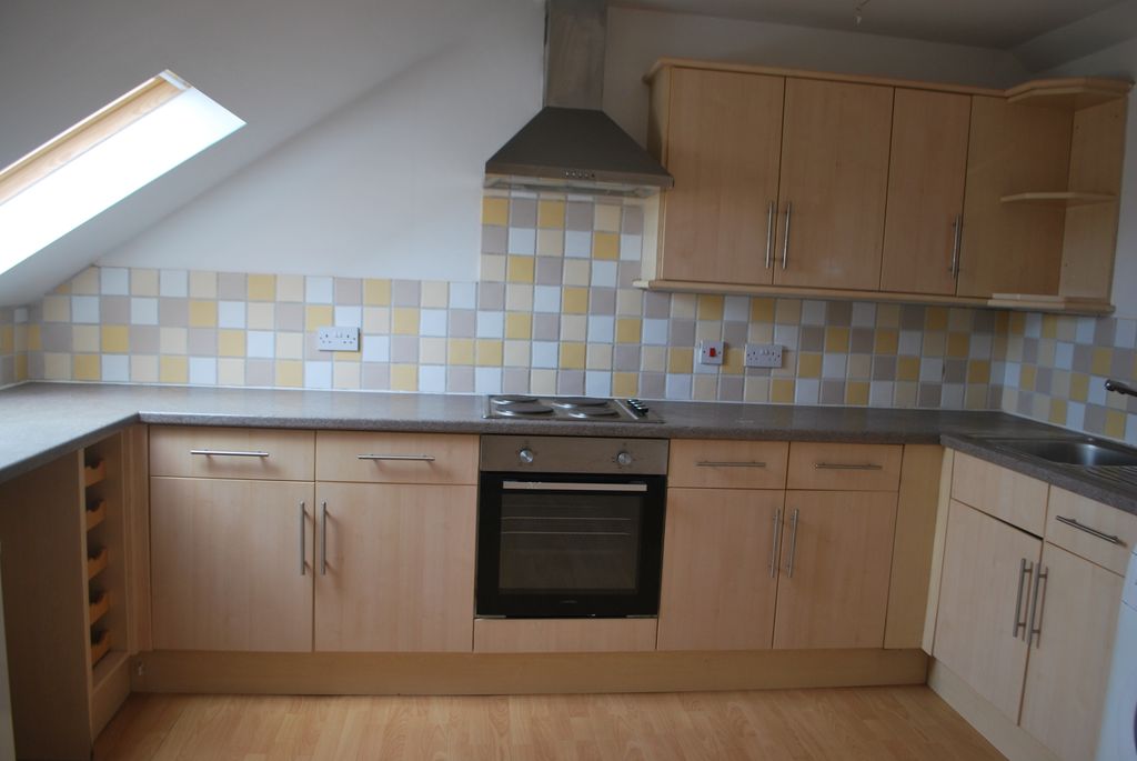 Property photo 2 of 6 Kitchen