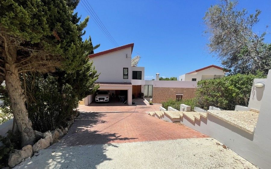 Property photo 1 of 1