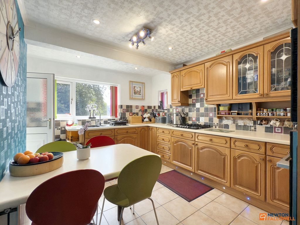 Property photo 2 of 35