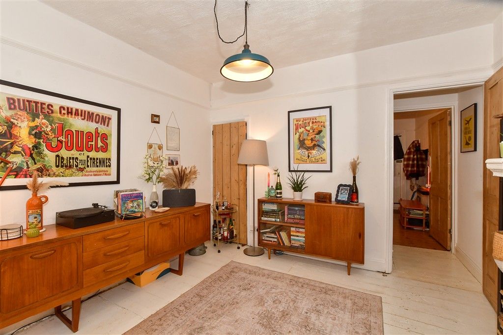 Property photo 3 of 20 Dining Area