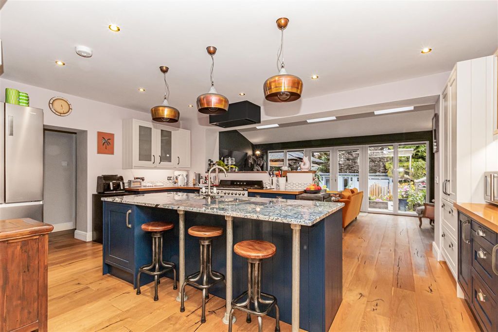 Property photo 2 of 23 1_65483.Jpg