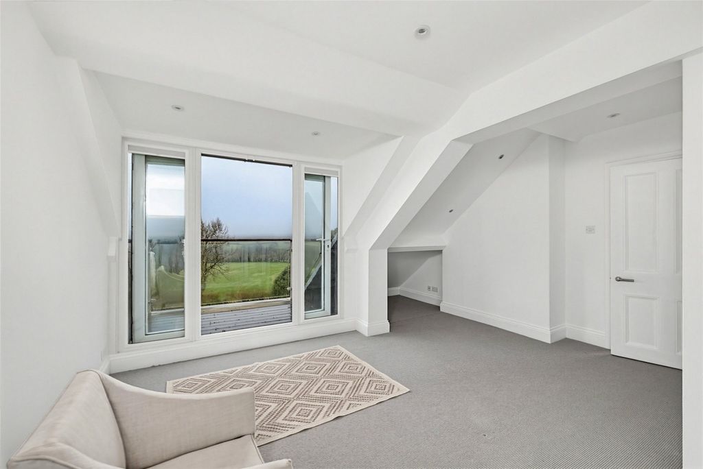 Property photo 2 of 24 Picture No. 26