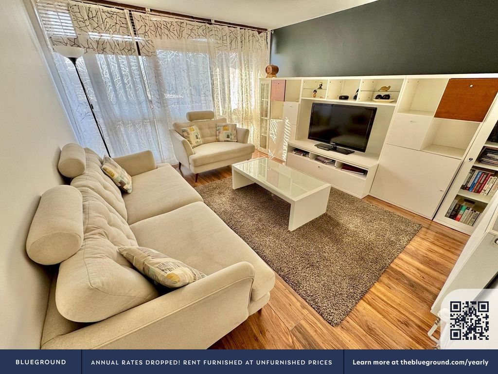 Property photo 3 of 23 Living Room