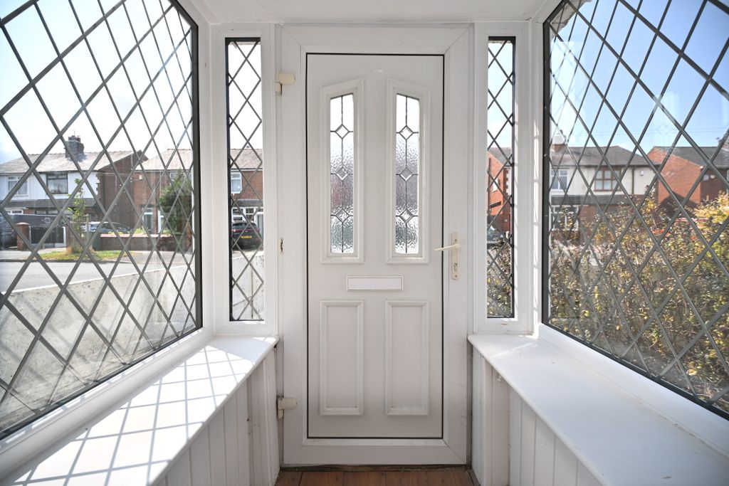 Property photo 2 of 27