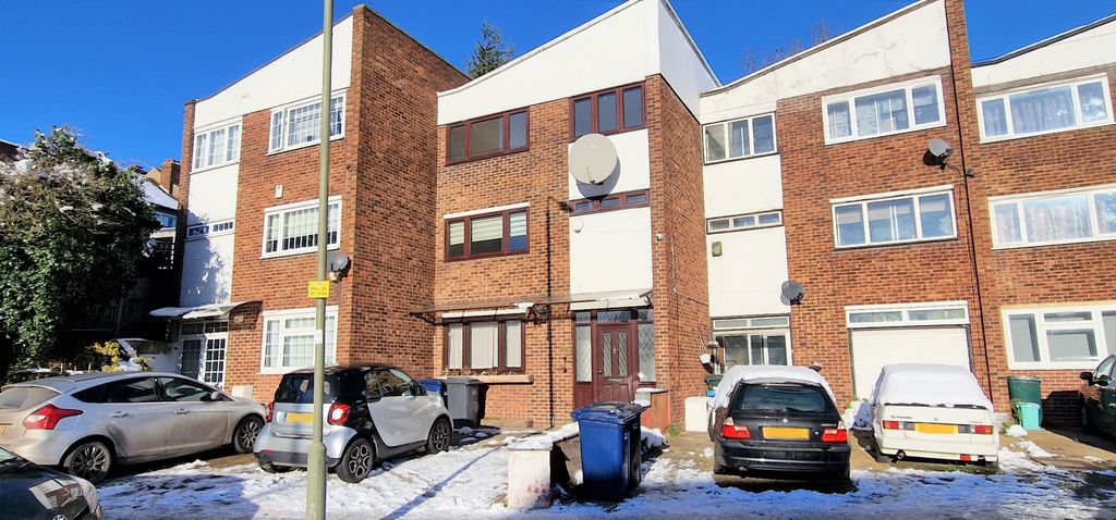 Property photo 1 of 37 4 Bedroom Town House