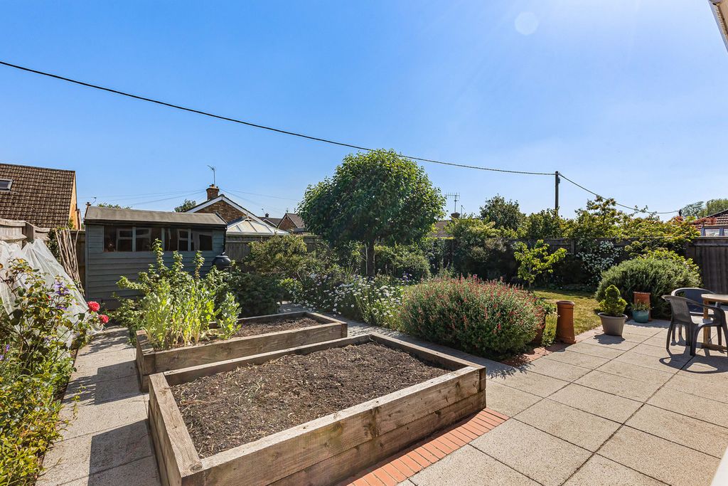 Property photo 2 of 37