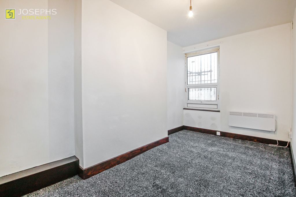 Property photo 1 of 3