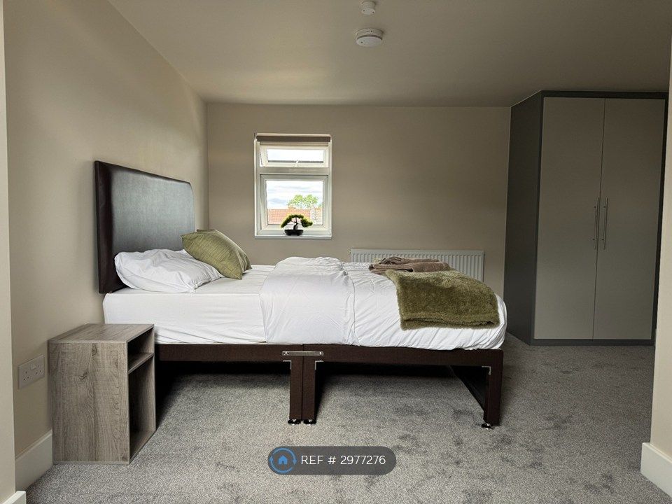 Property photo 3 of 7 Bedroom 5 - Double / Twin Bed