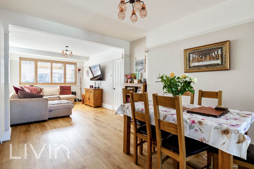 Property photo 2 of 9 918A2838