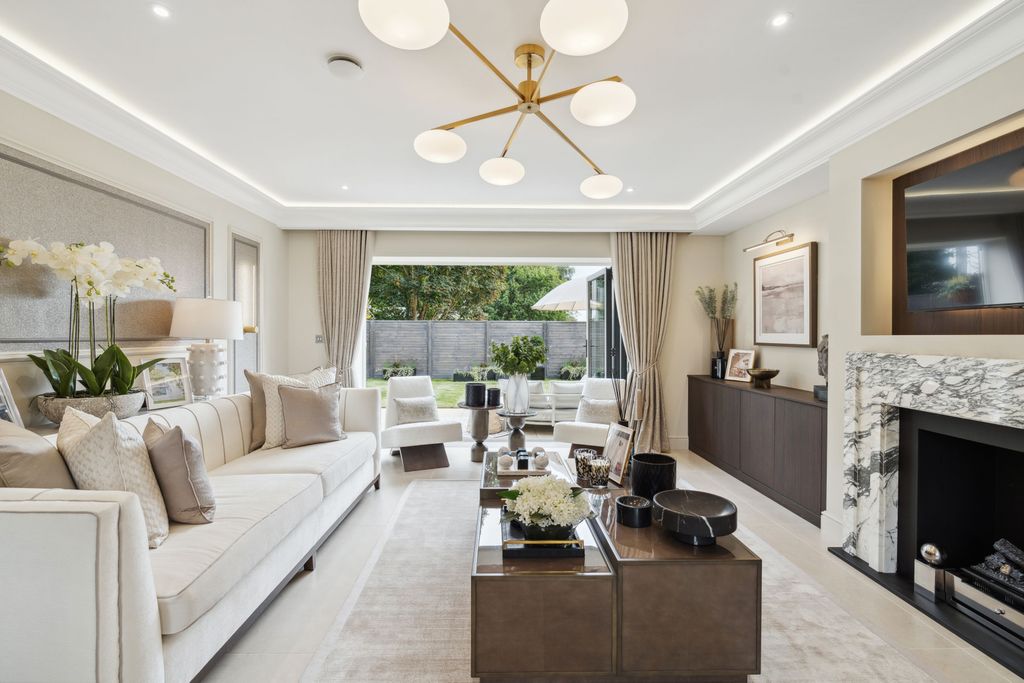 Property photo 2 of 18