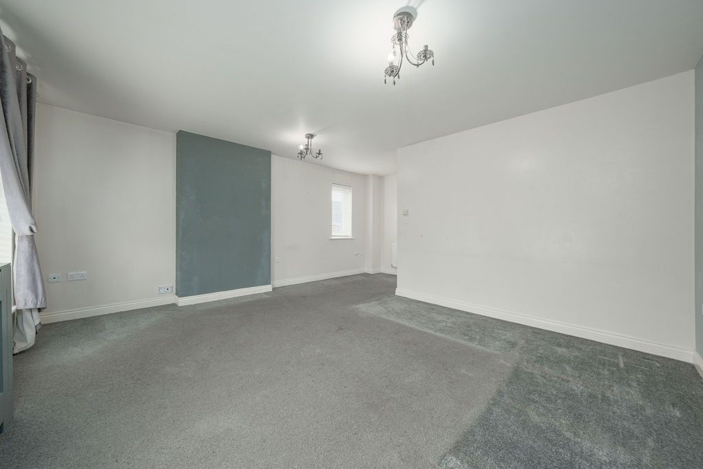 Property photo 2 of 14 Gallery