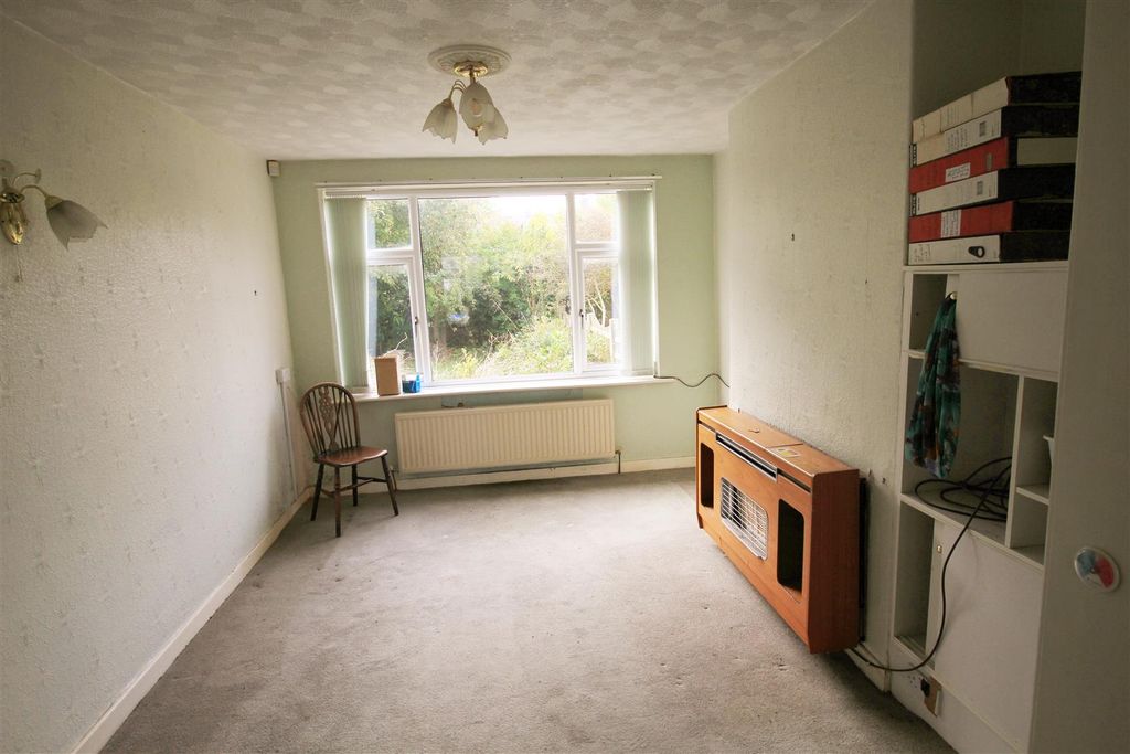 Property photo 3 of 12 Living Room.Jpg