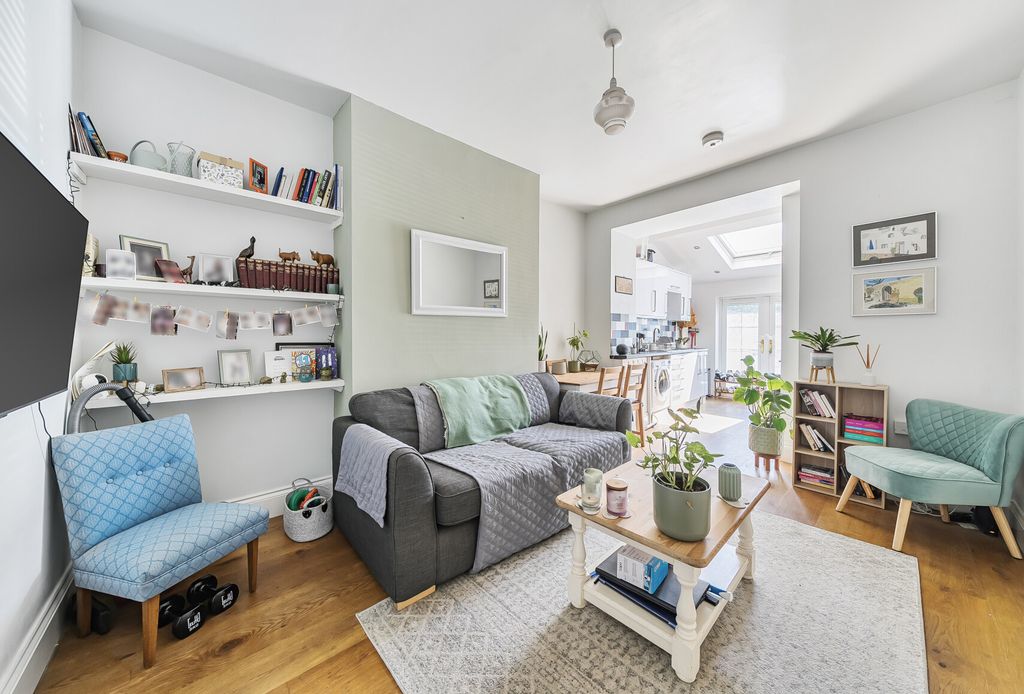 Property photo 1 of 18 1312959-8-685960F...