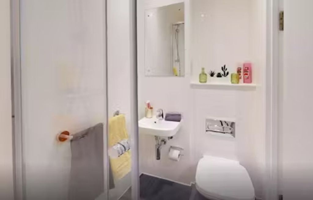 Property photo 3 of 11