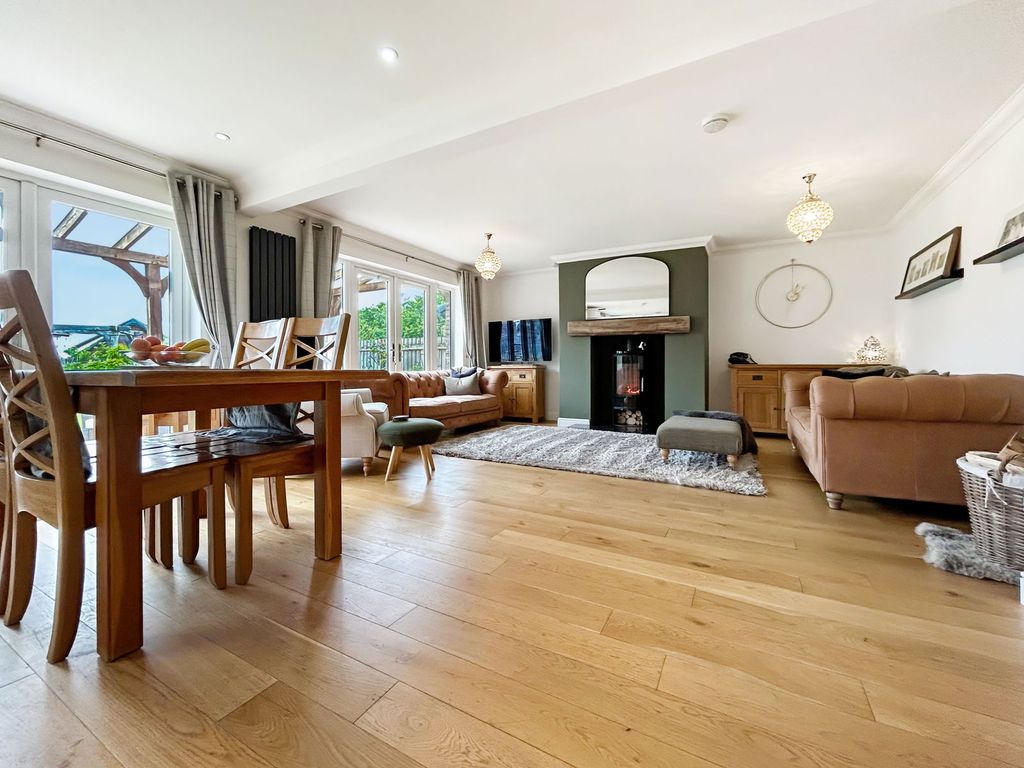 Property photo 2 of 36