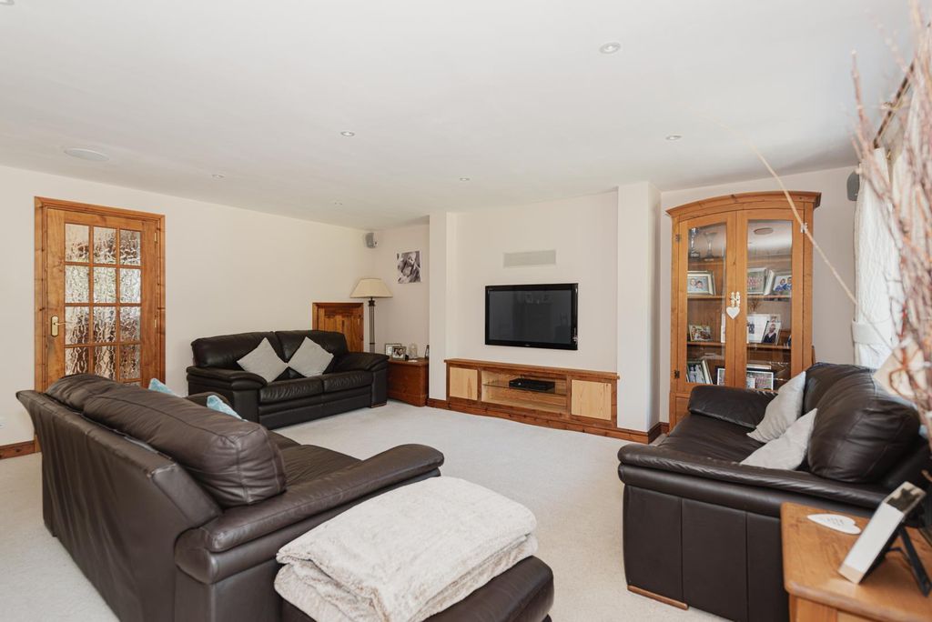 Property photo 3 of 21 Rightmove 5.Jpg